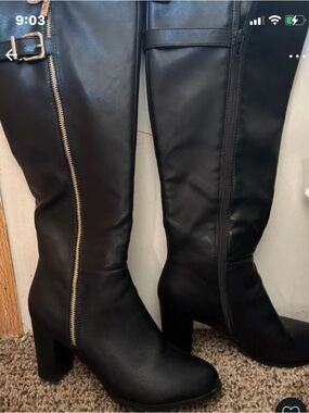 Women’s Black Knee-High Block Heel Boots with Zipper